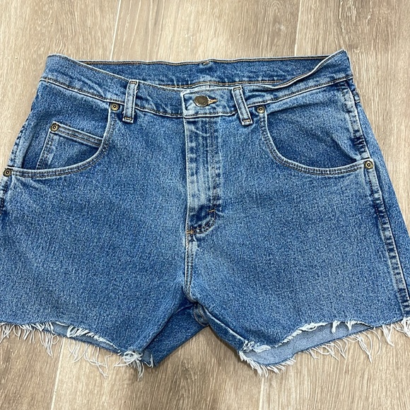 Wrangler Denim Cutoff Shorts Size 8/10 - Picture 4 of 5